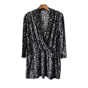 Chico’s Travelers Animal Print Studded Faux Wrap Tunic Blouse Size 1